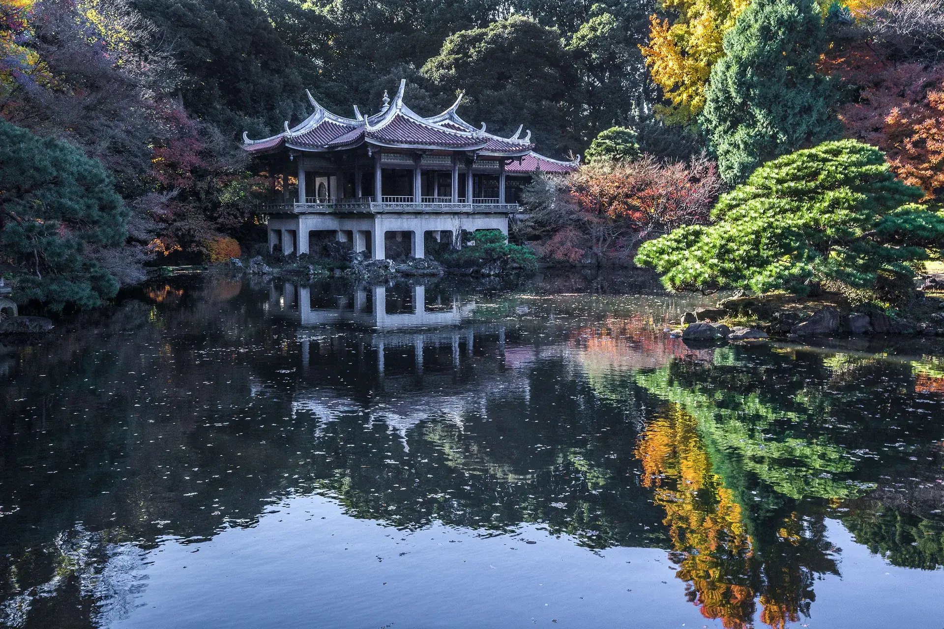 Национална градина Шинджуку Гьоен