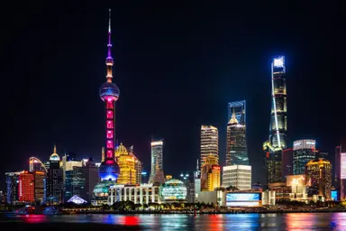 Image of the Shanghai Tower and Pudong skyline